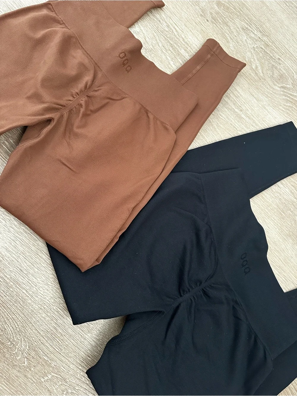 High-Waist Active Leggings - Brown & Black